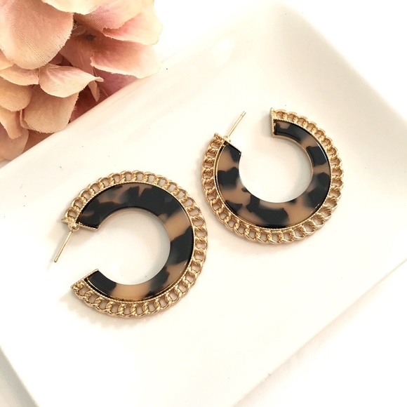 Leopard Print Tortoiseshell Earrings with Gold Accent - Picture 1 of 4